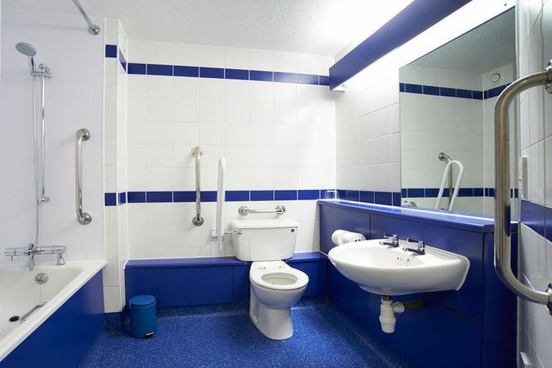 בארי Travelodge Cardiff Airport מראה חיצוני תמונה