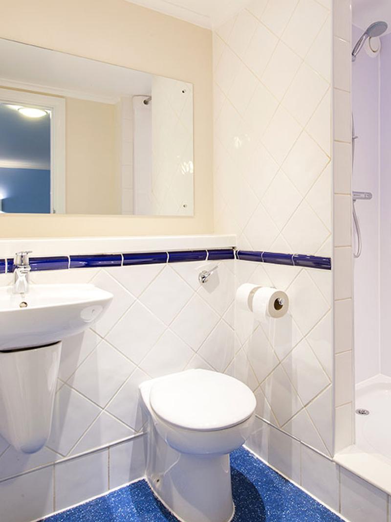 בארי Travelodge Cardiff Airport מראה חיצוני תמונה