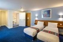 בארי Travelodge Cardiff Airport מראה חיצוני תמונה
