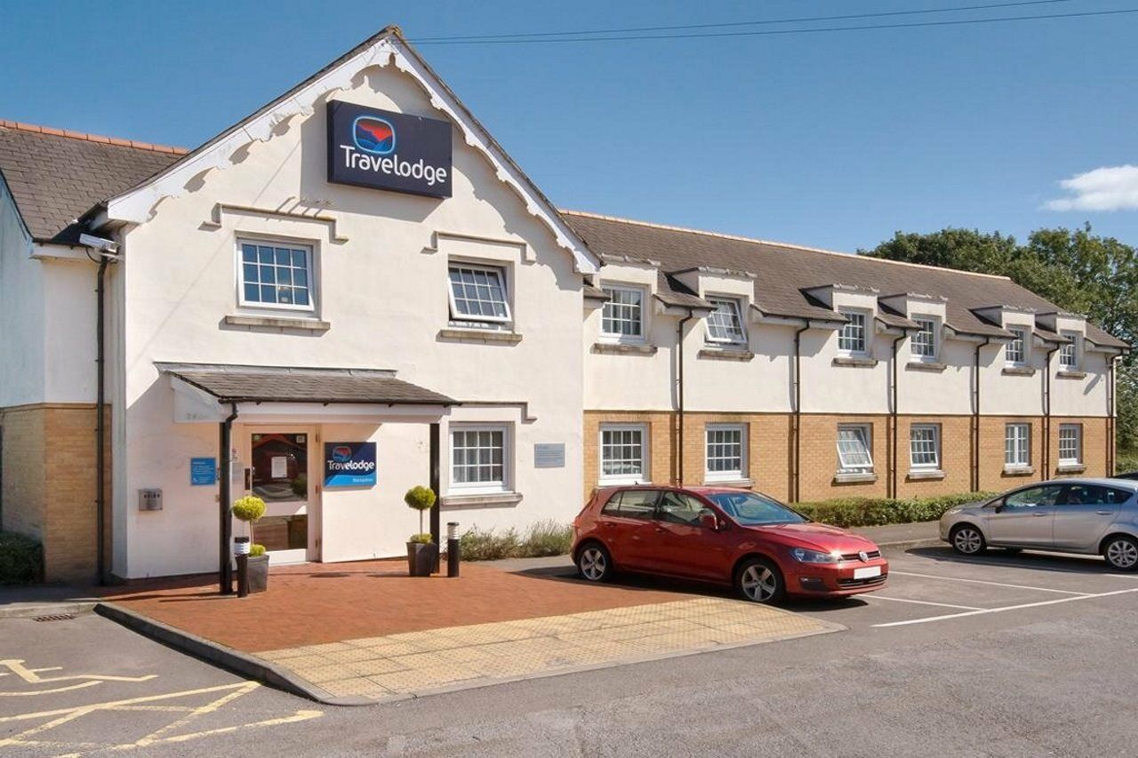 בארי Travelodge Cardiff Airport מראה חיצוני תמונה